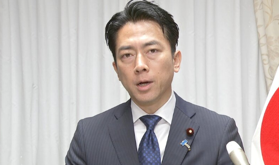 小泉防衛大臣